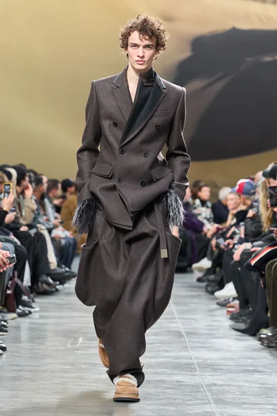 Look 7